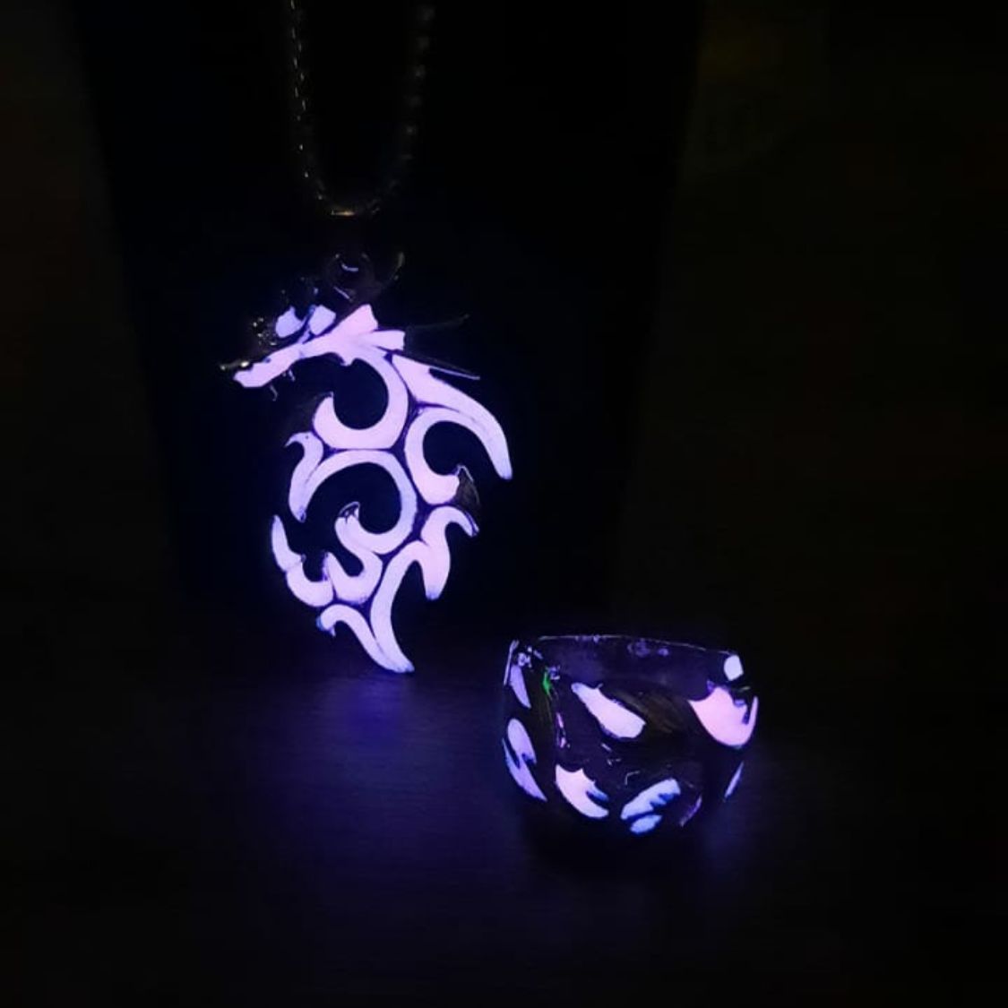 Unisex 2 Piece Glow In The Dark Dragon Necklace Pendant And Ring