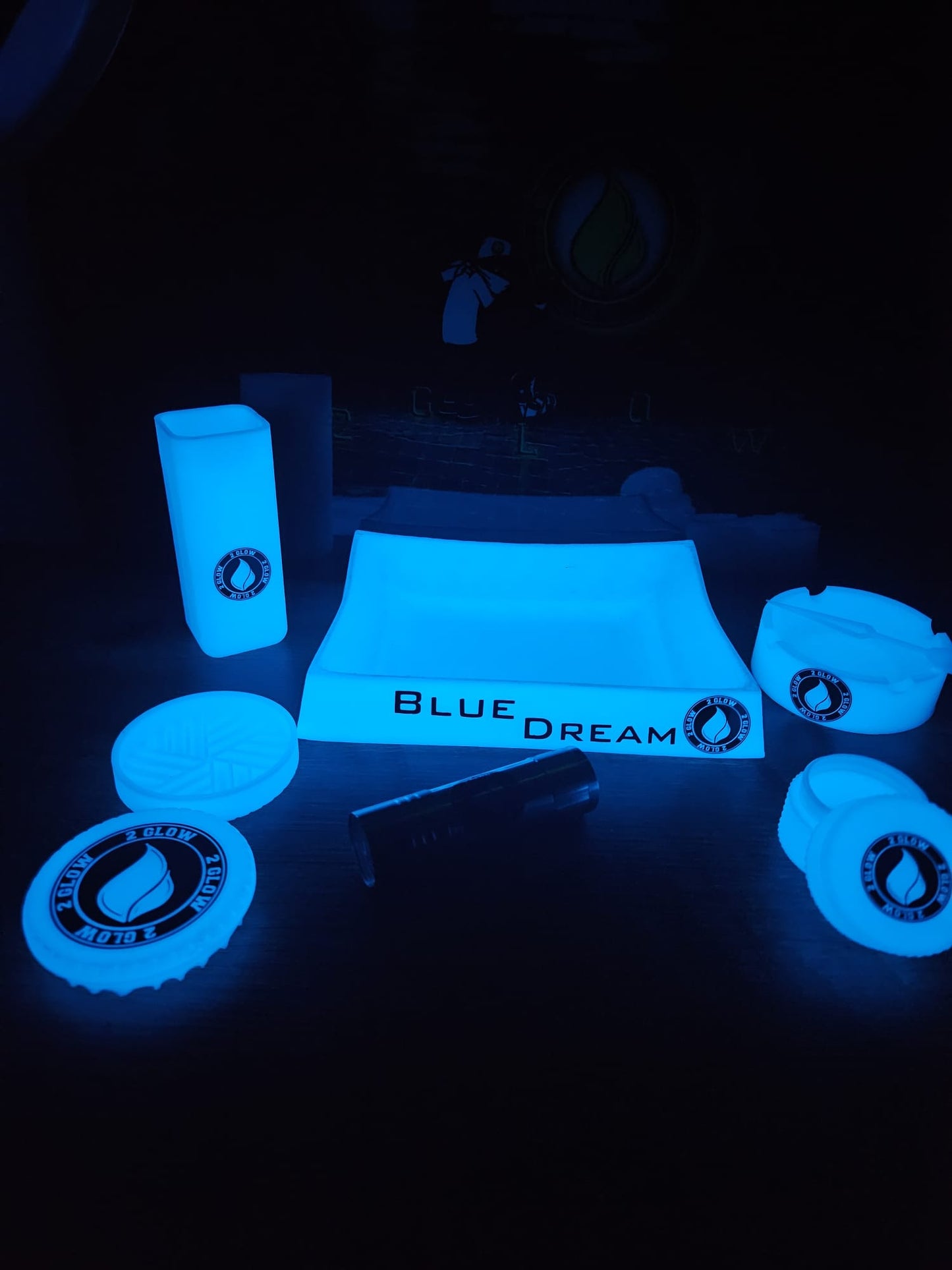5-in-1  Glow In The Dark Blue Dream 420 Gift Box Showpiece